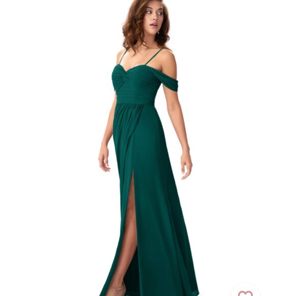 Green gown - Picture 4 of 4